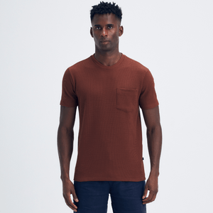 Camiseta com Bolso Texturizada Marrom Original Penguin